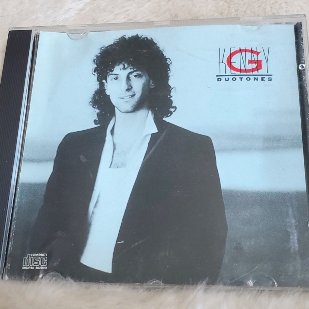 CD, Kenny G, Duotones